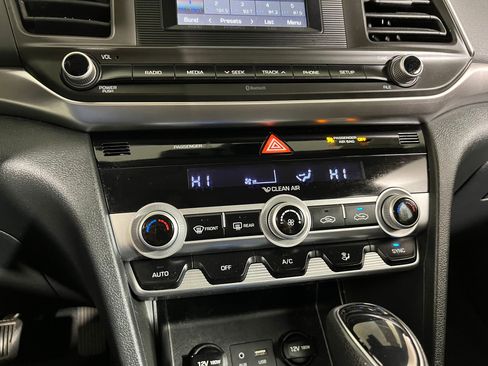 Used 2020 Hyundai Elantra SE w/ Cargo Package (C1) image 15