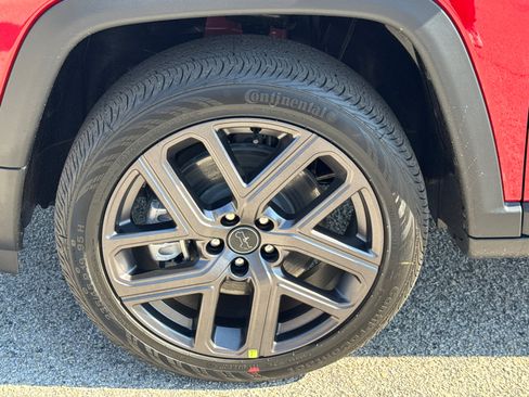 New 2026 Jeep Compass Latitude image 25