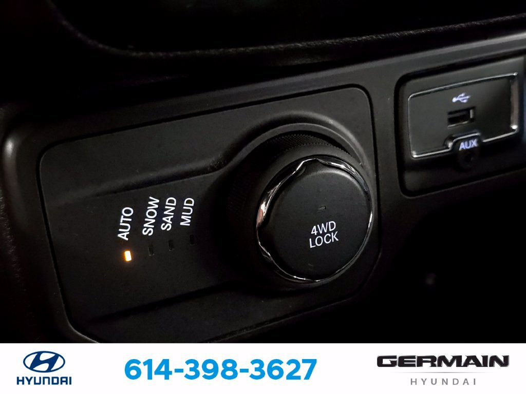 Used 2021 Jeep Renegade Latitude AWD/4WD image 32