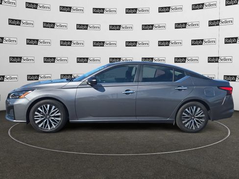 Used 2025 Nissan Altima 2.5 SV image 3