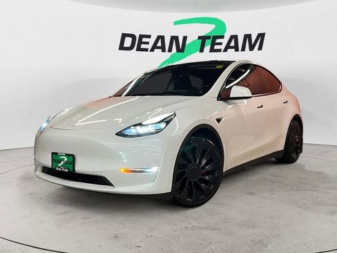 Used 2023 Tesla Model Y Performance image 4
