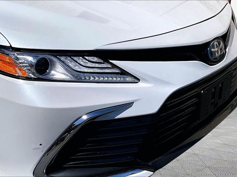 Used 2021 Toyota Camry XLE FWD image 30