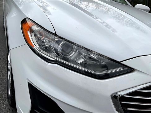 Used 2020 Ford Fusion SE FWD image 31