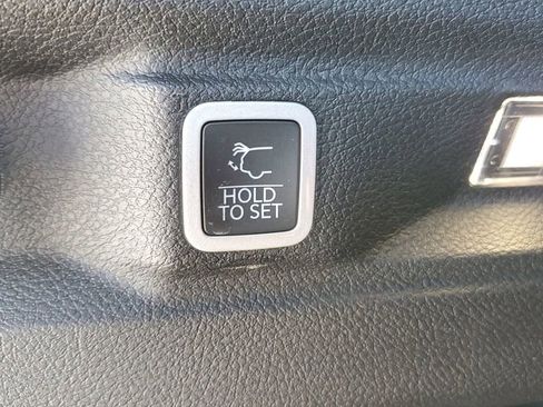 New 2025 Jeep Grand Cherokee L Altitude image 10