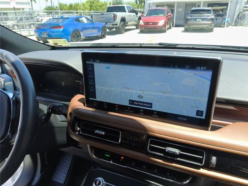 Used 2023 Lincoln Nautilus Reserve AWD/4WD image 35