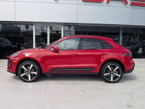 New 2026 Porsche Macan image 2