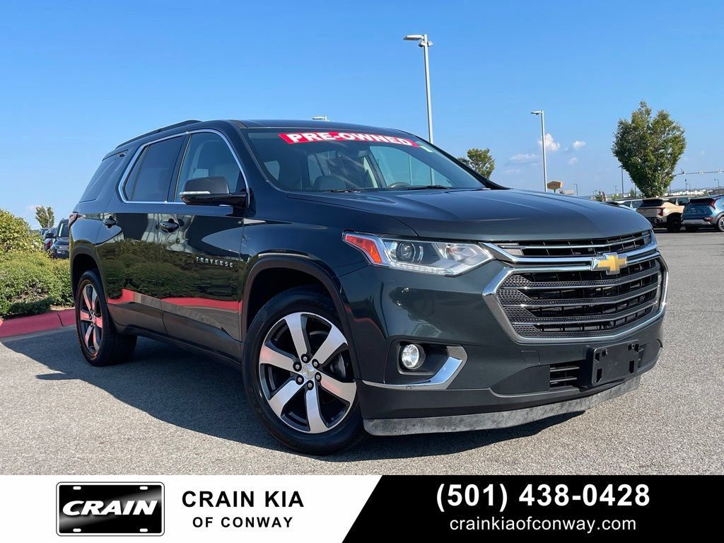 Used 2019 Chevrolet Traverse LT w/ LT Premium Package AWD/4WD image 1