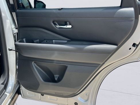 Used 2023 Nissan Pathfinder SL FWD image 22