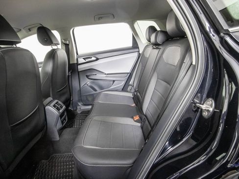 Used 2023 Volkswagen Taos SE image 10