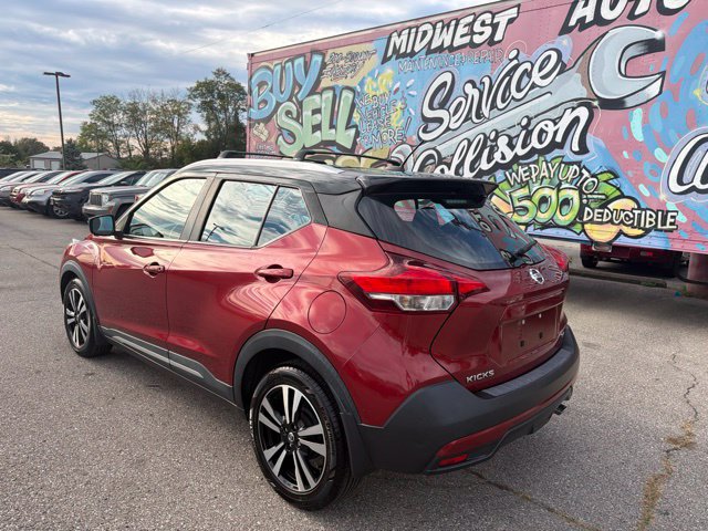 Used 2018 Nissan Kicks SR w/ Exterior Package FWD image 4