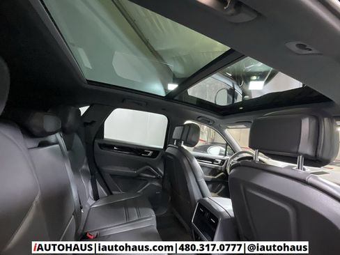 Used 2019 Porsche Cayenne S image 39