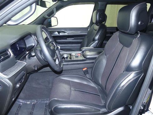 Used 2022 Jeep Wagoneer Series II image 23