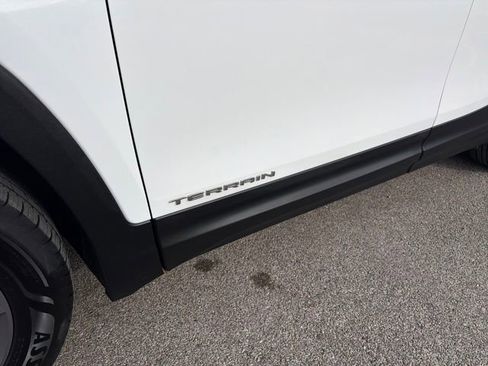 Used 2023 GMC Terrain SLT image 43