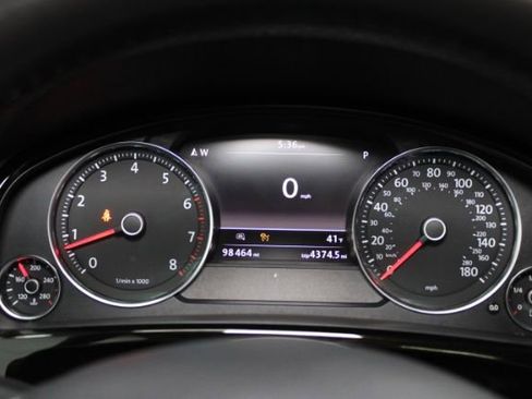 Used 2017 Volkswagen Touareg Wolfsburg Edition image 21