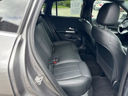 Used 2025 Mercedes-Benz GLA 250 4MATIC image 10