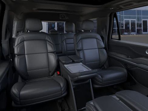 New 2026 Lincoln Navigator Reserve image 11