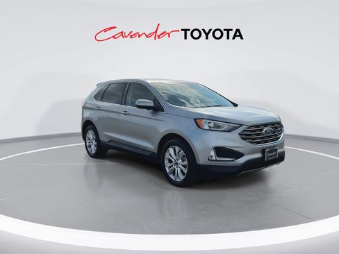 Used 2022 Ford Edge Titanium AWD/4WD image 2