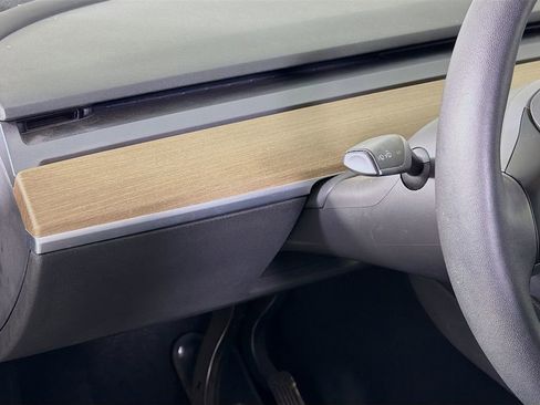 Used 2021 Tesla Model Y Long Range image 12