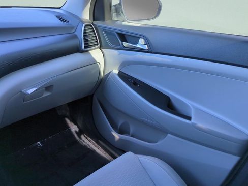 Used 2020 Hyundai Tucson SE w/ Cargo Package image 16