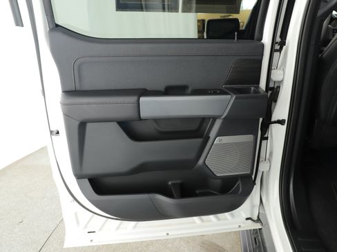 Used 2025 Ford F150 Lightning Lariat image 13