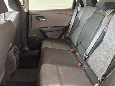 Certified 2023 Nissan Rogue SV FWD image 18