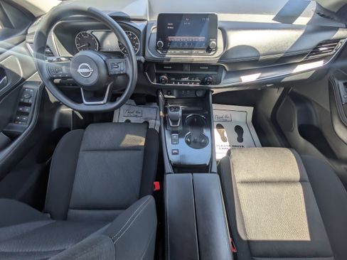 Used 2024 Nissan Rogue SV FWD image 14