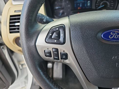 Used 2018 Ford Flex SE FWD image 17