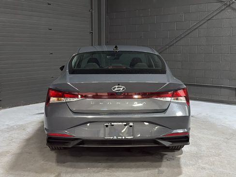 Used 2023 Hyundai Elantra SEL w/ Convenience Package FWD image 3