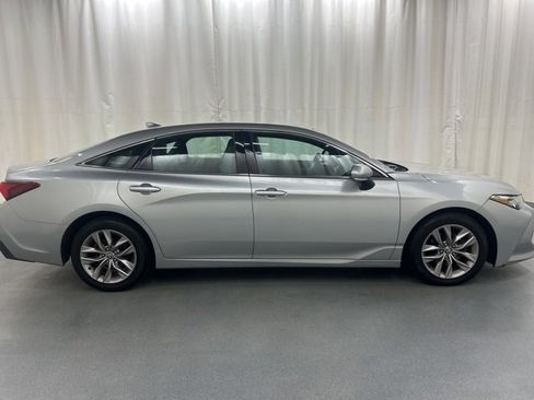 Used 2021 Toyota Avalon XLE image 7
