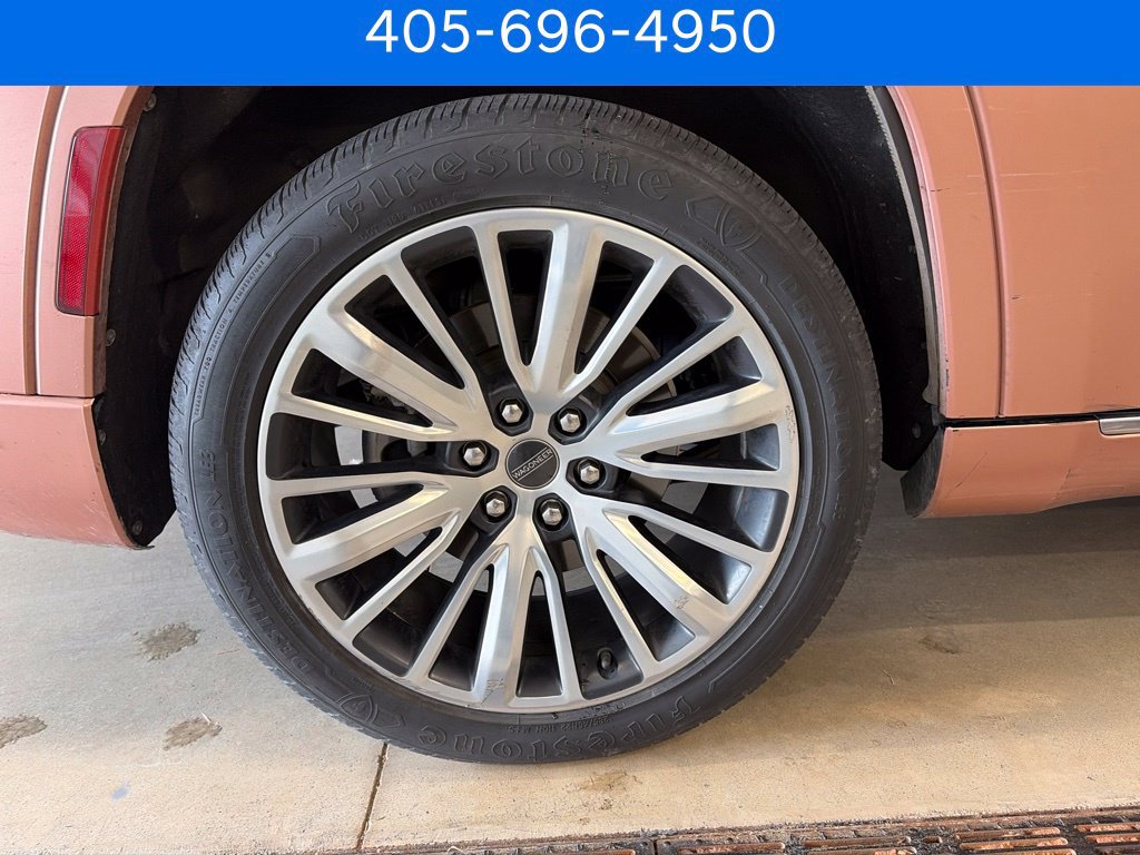 Used 2023 Jeep Grand Wagoneer Series III AWD/4WD image 15