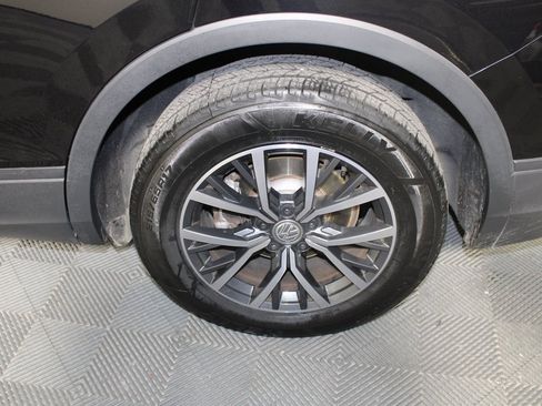 Used 2021 Volkswagen Tiguan S image 19