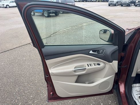 Used 2018 Ford Escape SEL image 15