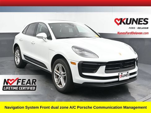 Used 2024 Porsche Macan AWD/4WD image 1