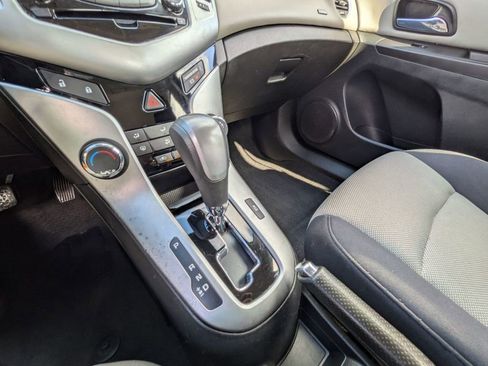 Used 2014 Chevrolet Cruze LS image 20