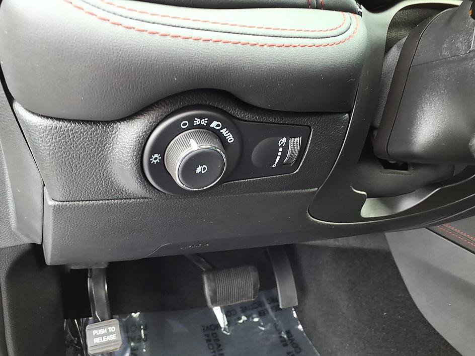 Used 2023 Dodge Durango R/T AWD/4WD image 16