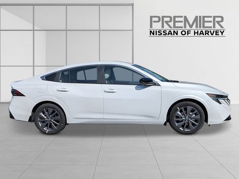 New 2026 Nissan Sentra SL w/ Floor Mat Package FWD image 5