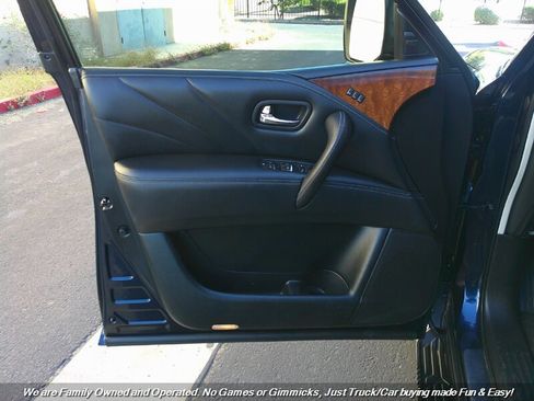 Used 2015 INFINITI QX80 2WD w/ Deluxe Technology Package image 13