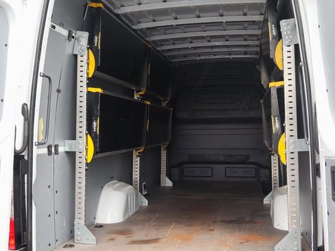 Used 2021 Mercedes-Benz Sprinter 2500 image 9