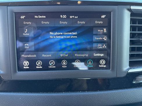 Used 2020 Chrysler Pacifica Touring-L image 24