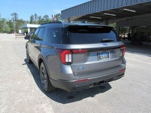 New 2026 Ford Explorer ST-Line w/ ST-Line Street Pack RWD image 3