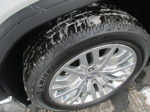 Used 2020 GMC Sierra 1500 SLT w/ SLT Premium Plus Package image 11