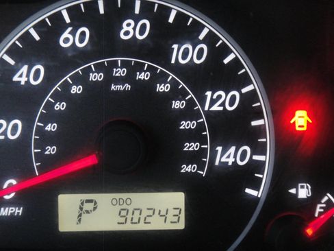 Used 2013 Toyota Corolla LE image 16