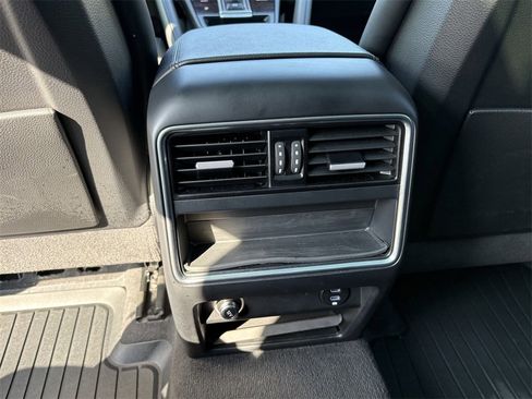 Used 2021 Porsche Cayenne image 26