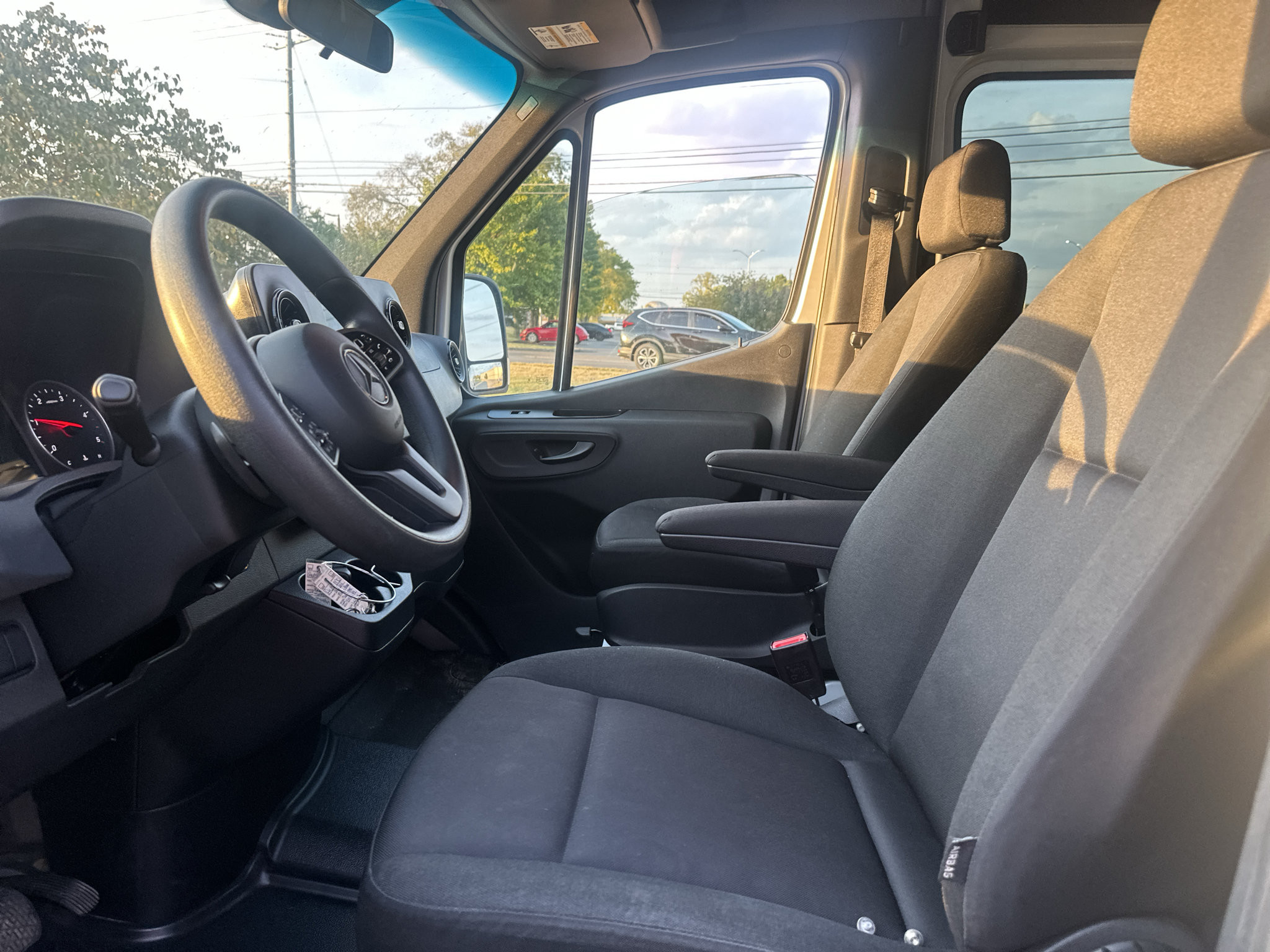 Used 2024 Mercedes-Benz Sprinter 2500 image 18