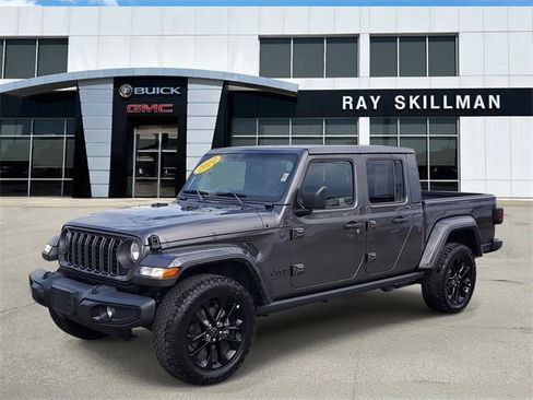 Used 2024 Jeep Gladiator Sport image 3