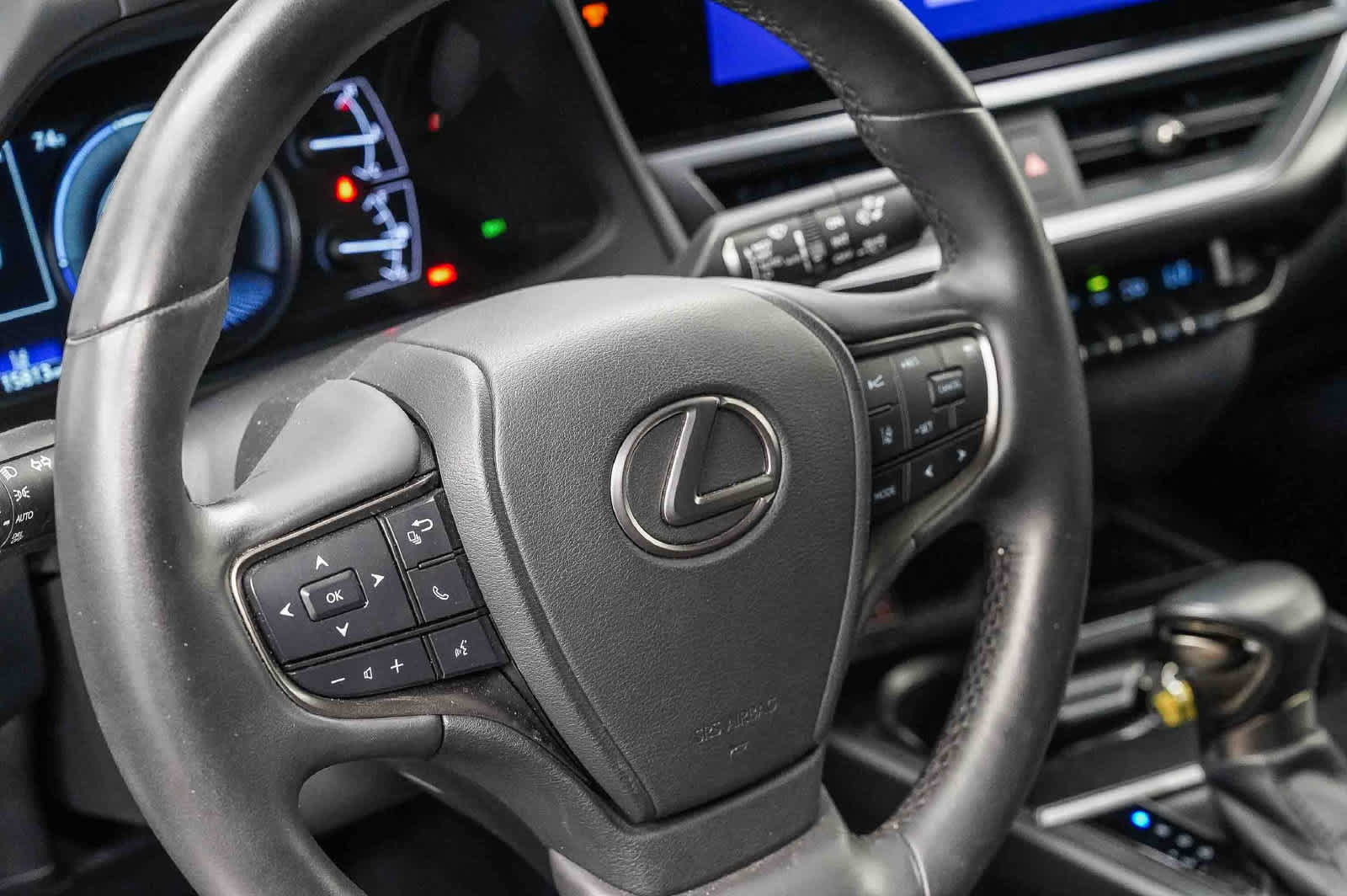 Used 2024 Lexus UX 250h FWD w/ Premium Package image 21