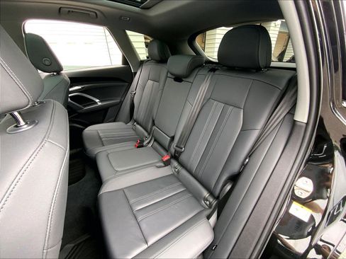 Used 2025 Audi Q5 Premium w/ Convenience Package AWD/4WD image 19