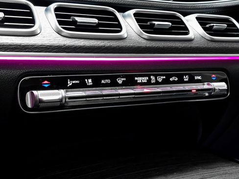 Used 2022 Mercedes-Benz GLS 450 4MATIC image 32