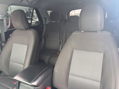 Used 2022 Ford Explorer XLT RWD image 11