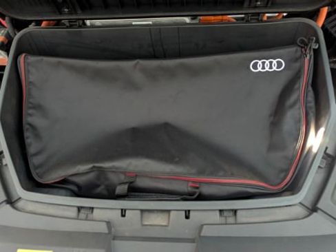 Used 2021 Audi e-tron Prestige image 44